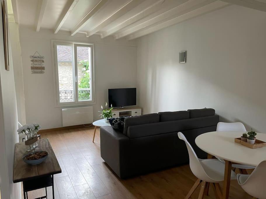 Tiny Paradise - 2 Bedrooms Apartment Montigny-sur-Loing 외부 사진