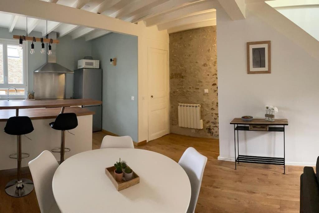 Tiny Paradise - 2 Bedrooms Apartment Montigny-sur-Loing 외부 사진